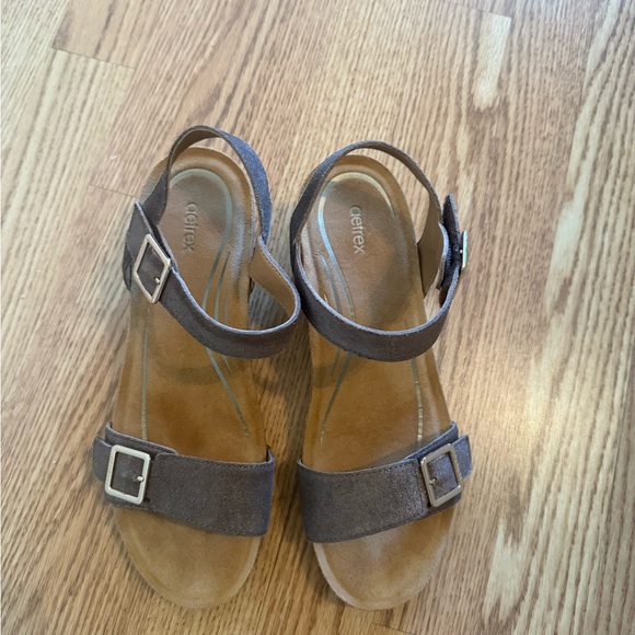 Aetrex Lexa Bronze Quarter Strap Wedge - Picture 11 of 11